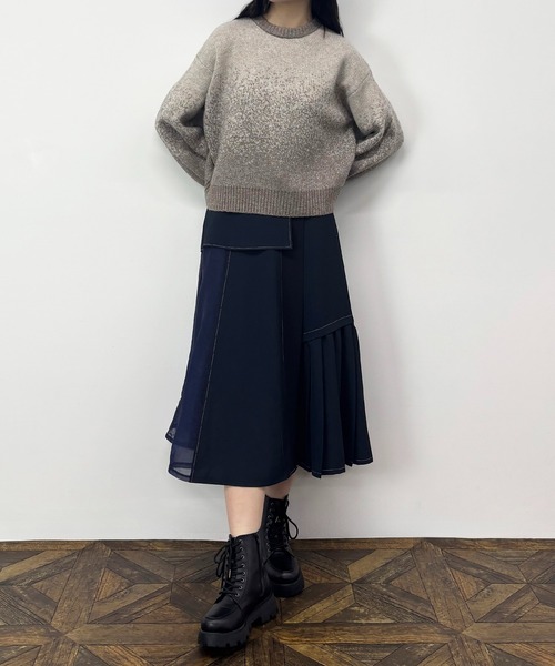 NICOLE CLUB(ニコル クラブ)の「グラデーションラメニット(ニット/セーター・レディース・ベージュ/チャコール/グレー・FREE)」の4枚目の写真