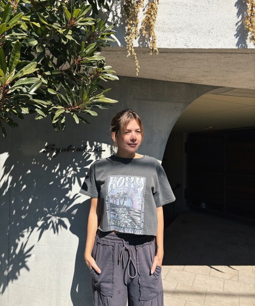 ROXY(ロキシー)の「ISLAND LIFE/ロキシーヴィンテージライクショート丈半袖Tシャツ(Tシャツ/カットソー・レディース・ブラック系その他/ブラック/ブラック系その他2・MEDIUM)」の11枚目の写真