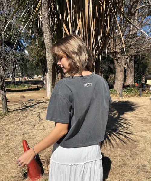 ROXY(ロキシー)の「ISLAND LIFE/ロキシーヴィンテージライクショート丈半袖Tシャツ(Tシャツ/カットソー・レディース・ブラック系その他/ブラック/ブラック系その他2・MEDIUM)」の9枚目の写真