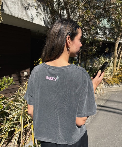 ROXY(ロキシー)の「ISLAND LIFE/ロキシーヴィンテージライクショート丈半袖Tシャツ(Tシャツ/カットソー・レディース・ブラック系その他/ブラック/ブラック系その他2・MEDIUM)」の7枚目の写真