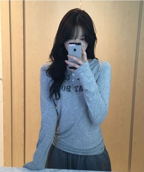 ROCKCAKE(ロックケーキ)の「Classic Henly Neck Top - Gray(Tシャツ/カットソー・レディース・その他・SMALL)」の7枚目の写真