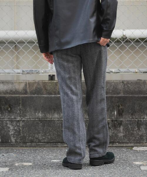 ITEMS URBANRESEARCH(アイテムズ アーバンリサーチ)の「ヘリンボン ウエストイージースラックス(その他パンツ・メンズ・ブラウン/ブラック/グレー・MEDIUM/LARGE)」の11枚目の写真