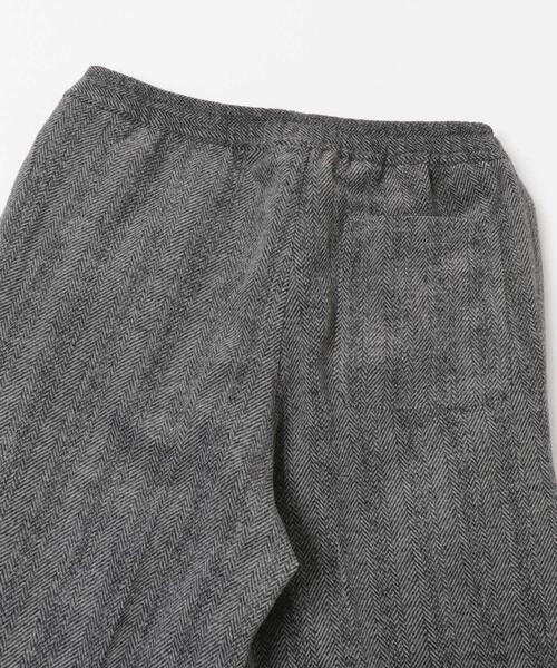 ITEMS URBANRESEARCH(アイテムズ アーバンリサーチ)の「ヘリンボン ウエストイージースラックス(その他パンツ・メンズ・ブラウン/ブラック/グレー・MEDIUM/LARGE)」の16枚目の写真
