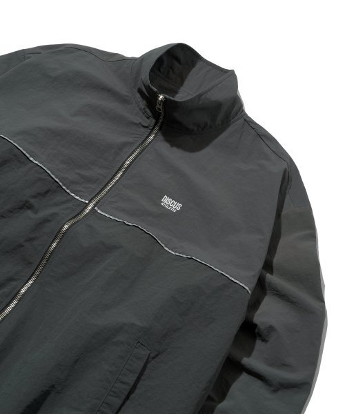 DISCUS ATHLETIC(ディスカス アスレチック)の「ロゴトラックジャケットチャコール(ナイロンジャケット・レディース・その他・MEDIUM/LARGE)」の3枚目の写真