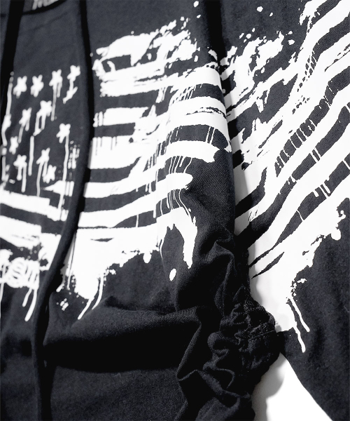 SCHISM INDUCING(スキズムインデューシング)の「GRAFFITI FLAG LS TEE BLACK(Tシャツ/カットソー・レディース・その他・OS)」の4枚目の写真