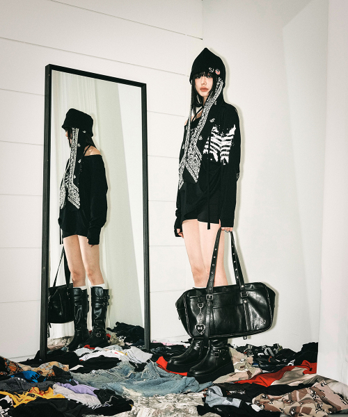 SCHISM INDUCING(スキズムインデューシング)の「GRAFFITI FLAG LS TEE BLACK(Tシャツ/カットソー・レディース・その他・OS)」の14枚目の写真