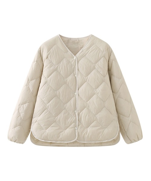 DAY CLOSET（デイ クローゼット）の「【軽量/おうちで洗える/収納袋付き】軽ふわ。カーブラインで洒落感満点。長袖Vネックノーカラーキルティングダウンブルゾン レディース（ブルゾン・レディース・ブラック/カーキ/アイボリー・M/L/XL）」の5枚目の写真