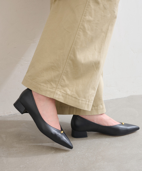 LE TALON（ルタロン）の「《追加》3cmVカットメタルパンプス（パンプス・レディース・レモンイエロー/キャメル/ブラック系その他・25.5cm/22.5cm/23.5cm/24.5cm/25cm/22cm/24cm/23cm）」の2枚目の写真