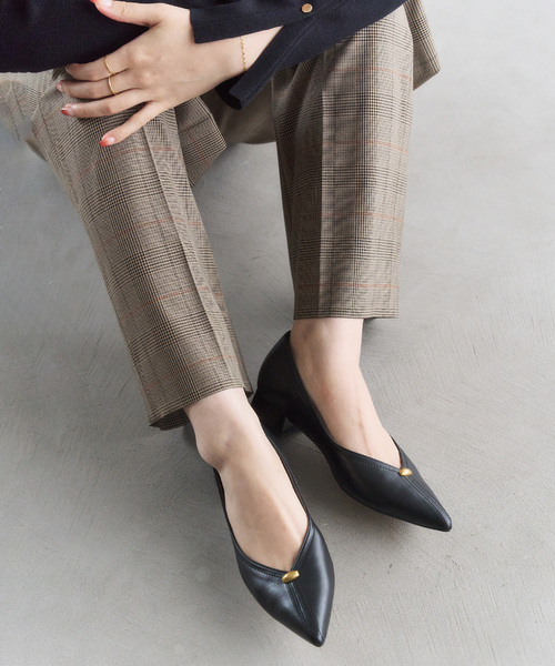 LE TALON（ルタロン）の「《追加》3cmVカットメタルパンプス（パンプス・レディース・レモンイエロー/キャメル/ブラック系その他・25.5cm/22.5cm/23.5cm/24.5cm/25cm/22cm/24cm/23cm）」の5枚目の写真