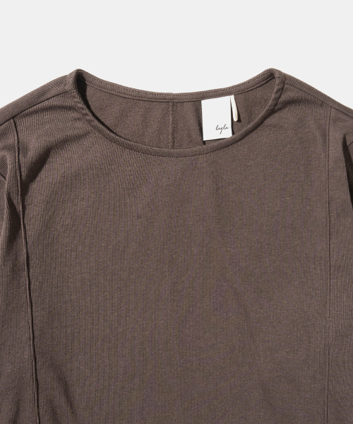 Diamond Layla(ダイアモンドレイラ)の「Modal Second Layer Longsleeve T101 Brown(Tシャツ/カットソー・レディース・ブラウン・MEDIUM/LARGE)」の9枚目の写真