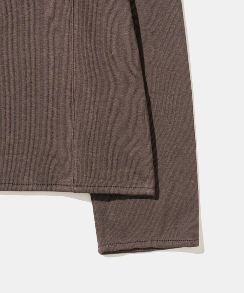 Diamond Layla(ダイアモンドレイラ)の「Modal Second Layer Longsleeve T101 Brown(Tシャツ/カットソー・レディース・ブラウン・MEDIUM/LARGE)」の2枚目の写真