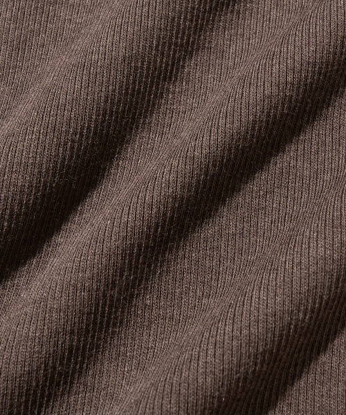 Diamond Layla(ダイアモンドレイラ)の「Modal Second Layer Longsleeve T101 Brown(Tシャツ/カットソー・レディース・ブラウン・MEDIUM/LARGE)」の5枚目の写真