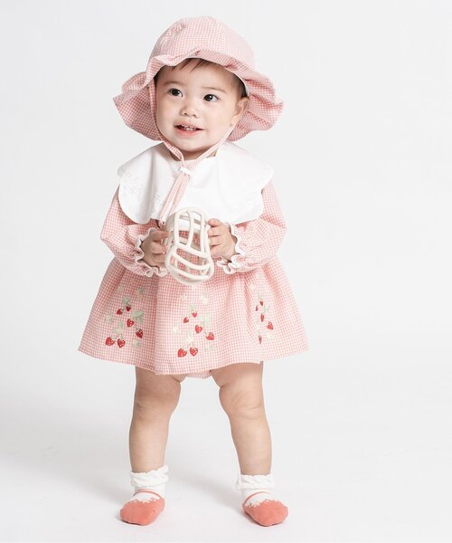 Ampersand（アンパサンド）の「フルーツ刺しゅうシャーリングデザインカバーオール（ロンパース・キッズ・イエロー/ピンク・80/70/60）」の3枚目の写真