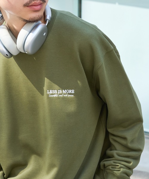 MAISON CLUB（メゾンクラブ）の「【MAISON CLUB】ワンポイント刺繍スウェット LESS IS MORE（スウェット・メンズ・ブラック/グレー/グリーン/ホワイト/ネイビー・M/L/2XL/XL）」の4枚目の写真