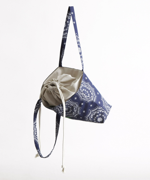 GREEN STUFF(グリーンスタッフ)の「boat string bag 66 paisley - navy M(エコバッグ/サブバッグ・レディース・その他・FREE)」の4枚目の写真