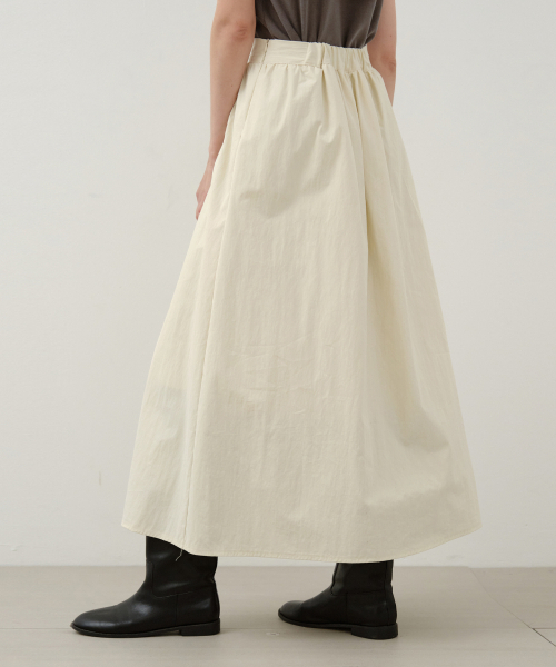 WEDNESDAYOASISFORWOMEN(ウェンズデー オアシス フォー ウーマン)の「スローフレアロングハーフバンディングスカート_CREAM(W25-SK02)(スカート・レディース・クリーム・SMALL/MEDIUM)」の2枚目の写真