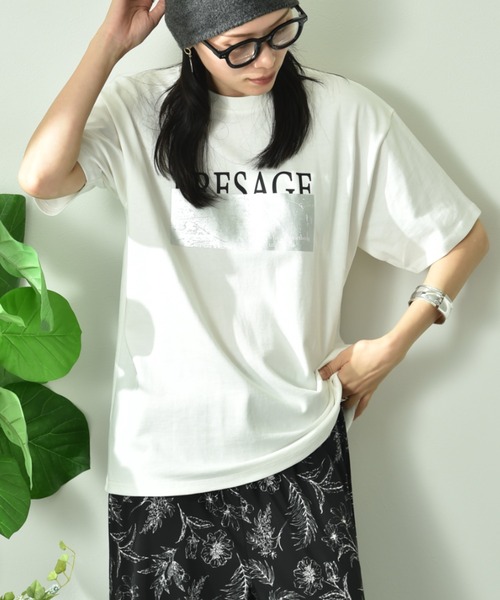 INTERPLANET(インタープラネット)の「【UV・接触冷感】箔プリント&ロゴ入りTシャツ(Tシャツ/カットソー・レディース・ライトベージュ/チャコールグレー/オフホワイト・FREE)」の1枚目の写真
