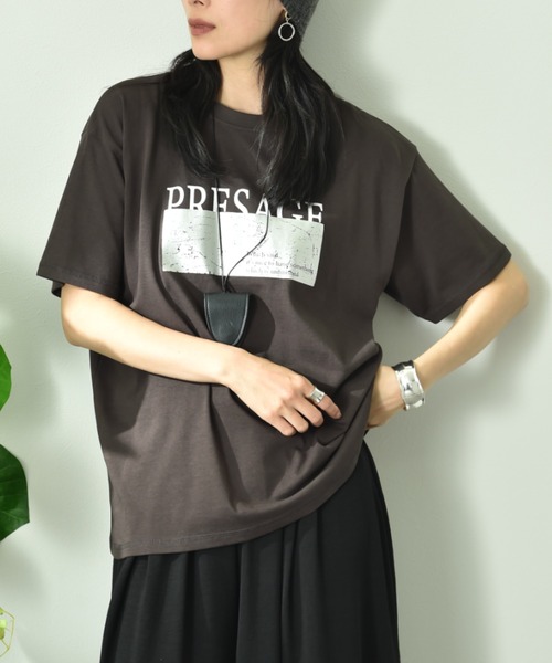 INTERPLANET(インタープラネット)の「【UV・接触冷感】箔プリント&ロゴ入りTシャツ(Tシャツ/カットソー・レディース・ライトベージュ/チャコールグレー/オフホワイト・FREE)」の2枚目の写真