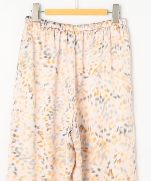 NOLLEY’S Sophi（ノーリーズソフィ）の「ウォッシャブルブラープリントイージーパンツ（その他パンツ・レディース・ピンク系その他/ホワイト系その他2・38）」の7枚目の写真