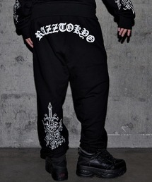 RAZZIS（ラズ）の「『RAZZIS/ラズイズ』ドロッピングサークルロゴ刺繍スウェットパンツ（スウェットパンツ）」