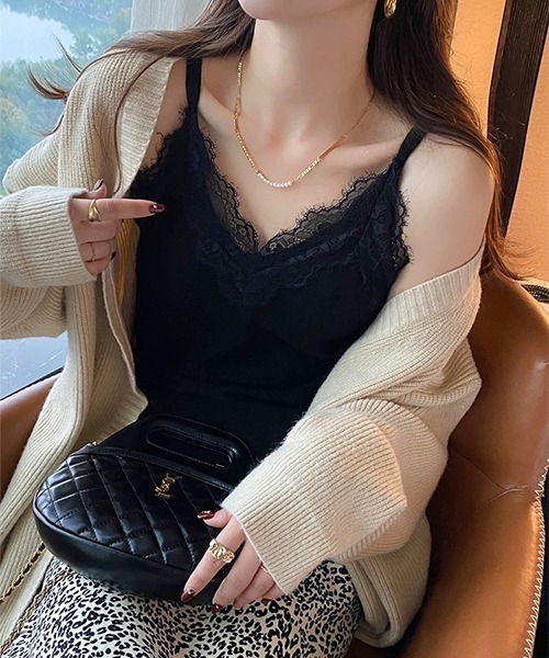 gossip!ロサンゼルス(ゴシップロサンゼルス)の「レース裏起毛キャミソール(キャミソール・レディース・ブラック/アイボリー/グレー/ホワイト・FREE)」の1枚目の写真