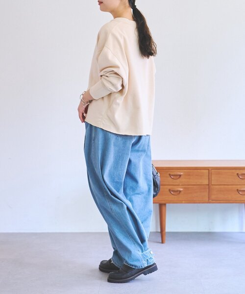 FRIPIER（フリピエ）の「《FRIPIER》深Vカットオフトレーナー（Tシャツ/カットソー・レディース・ベージュ/ライトグレー・FREE）」の8枚目の写真