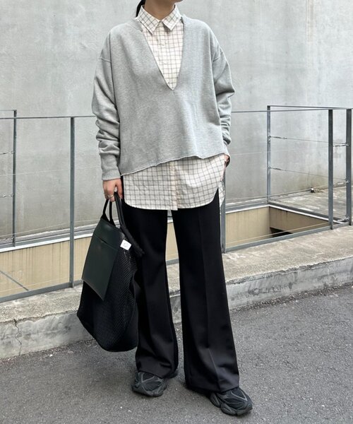 FRIPIER（フリピエ）の「《FRIPIER》深Vカットオフトレーナー（Tシャツ/カットソー・レディース・ベージュ/ライトグレー・FREE）」の16枚目の写真