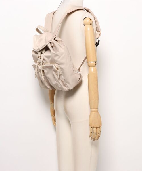 BEVERLY HILLS POLO CLUB（ビバリーヒルズポロクラブ）の「【BEVERLY HILLS POLO CLUB】ナイロンミニリュック（バックパック/リュック・レディース・ベージュ/ネイビー・FREE）」の6枚目の写真