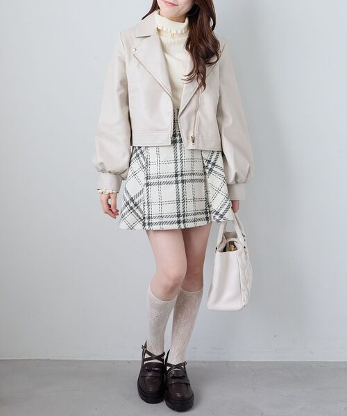 MAJESTIC LEGON（マジェスティックレゴン）の「Ladyショートライダース（ブルゾン・レディース・ブラック/アイボリー/ベージュ・MEDIUM/SMALL）」の11枚目の写真