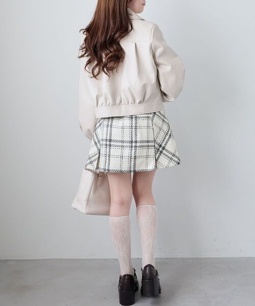 MAJESTIC LEGON（マジェスティックレゴン）の「Ladyショートライダース（ブルゾン・レディース・ブラック/アイボリー/ベージュ・MEDIUM/SMALL）」の13枚目の写真