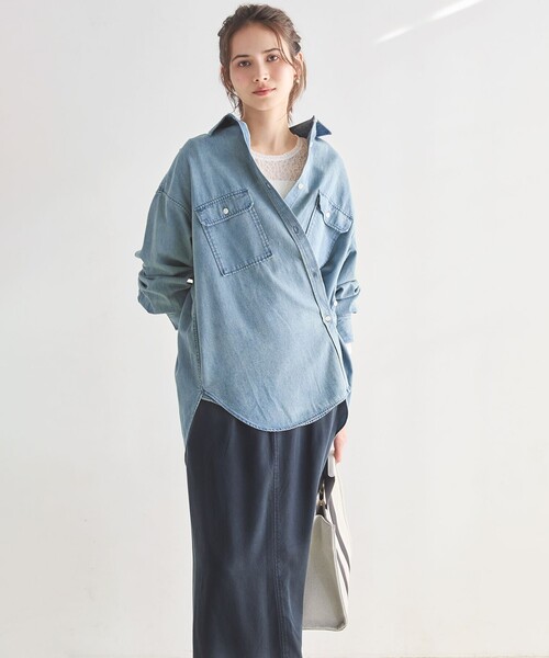 23区（ニジュウサンク）の「2WAY ダンガリー シャツ（シャツ/ブラウス・レディース・スカイブルー系・38）」の2枚目の写真