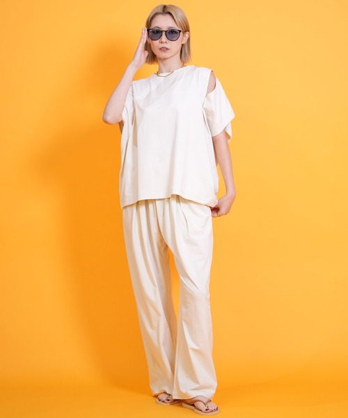 Ungrid(アングリッド)の「Ungrid/アングリッド 半袖 Tシャツ ショルダースリット 水陸両用 561301 UT(Tシャツ/カットソー・レディース・ブラック/ブルー/ホワイト・M)」の7枚目の写真