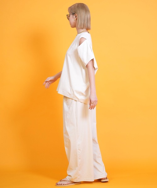 Ungrid(アングリッド)の「Ungrid/アングリッド 半袖 Tシャツ ショルダースリット 水陸両用 561301 UT(Tシャツ/カットソー・レディース・ブラック/ブルー/ホワイト・M)」の8枚目の写真