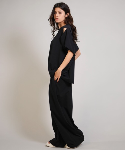 Ungrid(アングリッド)の「Ungrid/アングリッド 半袖 Tシャツ ショルダースリット 水陸両用 561301 UT(Tシャツ/カットソー・レディース・ブラック/ブルー/ホワイト・M)」の16枚目の写真