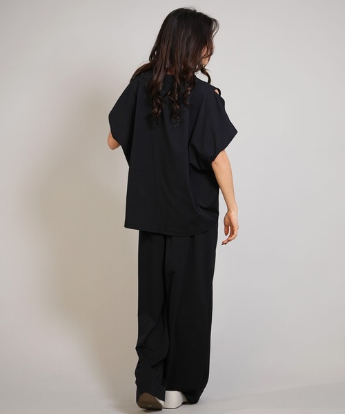 Ungrid(アングリッド)の「Ungrid/アングリッド 半袖 Tシャツ ショルダースリット 水陸両用 561301 UT(Tシャツ/カットソー・レディース・ブラック/ブルー/ホワイト・M)」の17枚目の写真