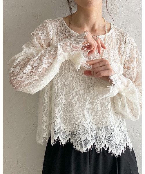 She's Closet(シーズクローゼット)の「長袖 シースルー/シアー スカラップレースブラウス 花柄トップス(シャツ/ブラウス・レディース・ブラック/アイボリー・FREE)」の4枚目の写真