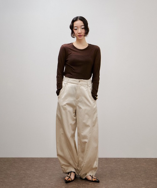 ADAM ET ROPE'(アダムエロペ)の「ロングスリーブカットソー(Tシャツ/カットソー・レディース・オフホワイト/ブラウン・FREE)」の4枚目の写真