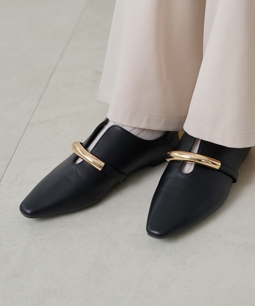 apres jour clair(アプレジュールクレア)の「【apres jour clair】ゴールドモチーフフラットシューズ(パンプス・レディース・アイボリー/ブラック・LARGE/SMALL/MEDIUM/X-LARGE)」の5枚目の写真