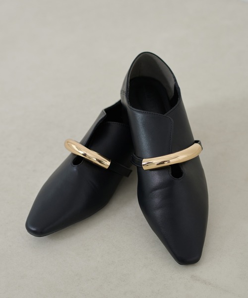 apres jour clair(アプレジュールクレア)の「【apres jour clair】ゴールドモチーフフラットシューズ(パンプス・レディース・アイボリー/ブラック・LARGE/SMALL/MEDIUM/X-LARGE)」の3枚目の写真