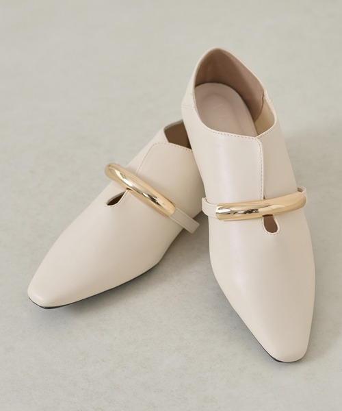 apres jour clair(アプレジュールクレア)の「【apres jour clair】ゴールドモチーフフラットシューズ(パンプス・レディース・アイボリー/ブラック・LARGE/SMALL/MEDIUM/X-LARGE)」の4枚目の写真