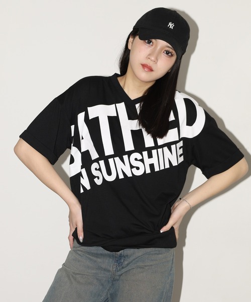 FUNALIVE(ファンアライブ)の「前後BIGロゴVネックオーバーサイズT 半袖(Tシャツ/カットソー・レディース・ブラック/カーキ/ネイビー・L)」の2枚目の写真
