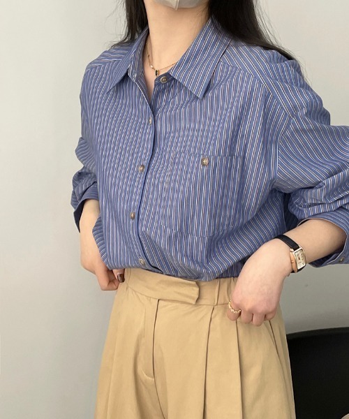 semplice(センプリチェ)の「ストライプ柄 オーバーサイズ シャツ(シャツ/ブラウス・レディース・ブルー/ホワイト・F)」の4枚目の写真