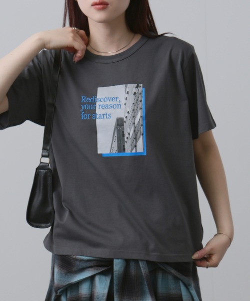 NAVY(ネイビー)の「NAVY ベーシックプリントT2(Tシャツ/カットソー・レディース・ホワイト系1/ホワイト系2/チャコールグレー・M/L)」の1枚目の写真
