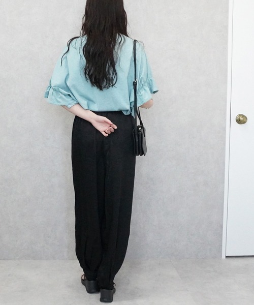 SELECT LEVERY(セレクトリベリー)の「サテンパンツ(その他パンツ・レディース・ミント/ライトベージュ/ブラック・MEDIUM)」の4枚目の写真
