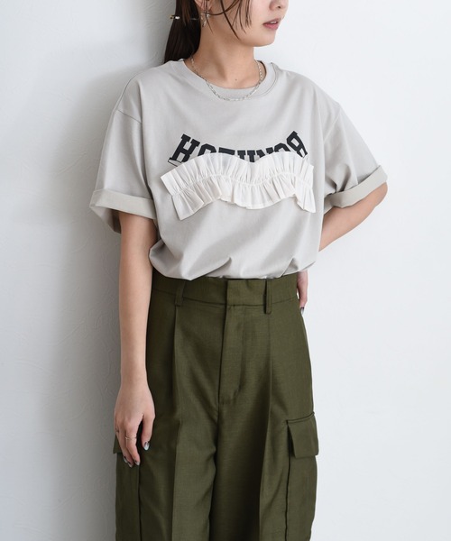 Eimee Law（エイミーロウ）の「ウェーブフリルロゴプリントTシャツ（Tシャツ/カットソー・レディース・オフホワイト/サックスブルー/ライトベージュ/ブラック・FREE）」の3枚目の写真