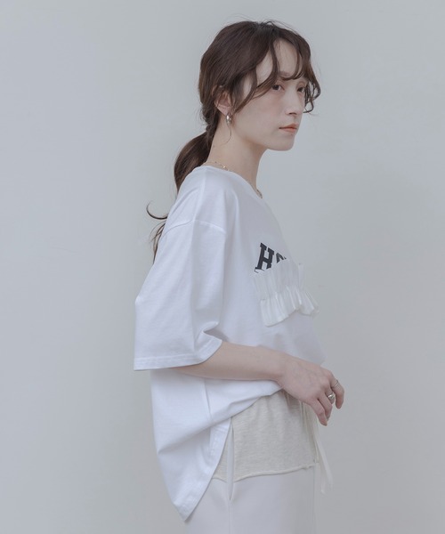 Eimee Law（エイミーロウ）の「ウェーブフリルロゴプリントTシャツ（Tシャツ/カットソー・レディース・オフホワイト/サックスブルー/ライトベージュ/ブラック・FREE）」の6枚目の写真