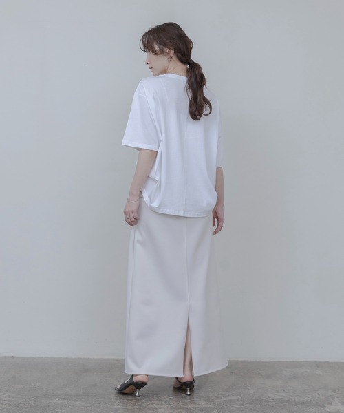 Eimee Law（エイミーロウ）の「ウェーブフリルロゴプリントTシャツ（Tシャツ/カットソー・レディース・オフホワイト/サックスブルー/ライトベージュ/ブラック・FREE）」の11枚目の写真