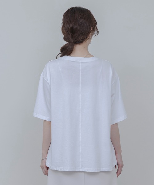 Eimee Law（エイミーロウ）の「ウェーブフリルロゴプリントTシャツ（Tシャツ/カットソー・レディース・オフホワイト/サックスブルー/ライトベージュ/ブラック・FREE）」の14枚目の写真