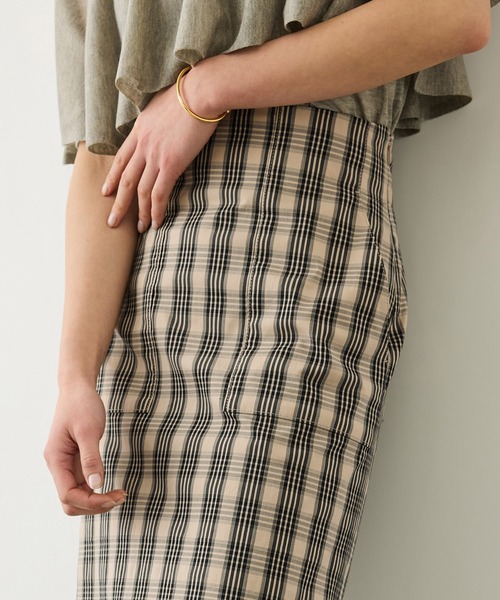 ROPE'（ロペ）の「[美人スカート]【DEVEAUX(デヴォー)】別注ハイストレッチチェックポケット付きタイトスカート/イージーケア/26SS（スカート・レディース・ベージュ・36/38）」の4枚目の写真