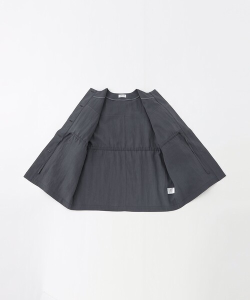 CAST:（キャストコロン）の「ロールアップシャツジャケット（ノーカラージャケット・レディース・オフホワイト/グレー系その他2/グリーン系その他7・M）」の6枚目の写真